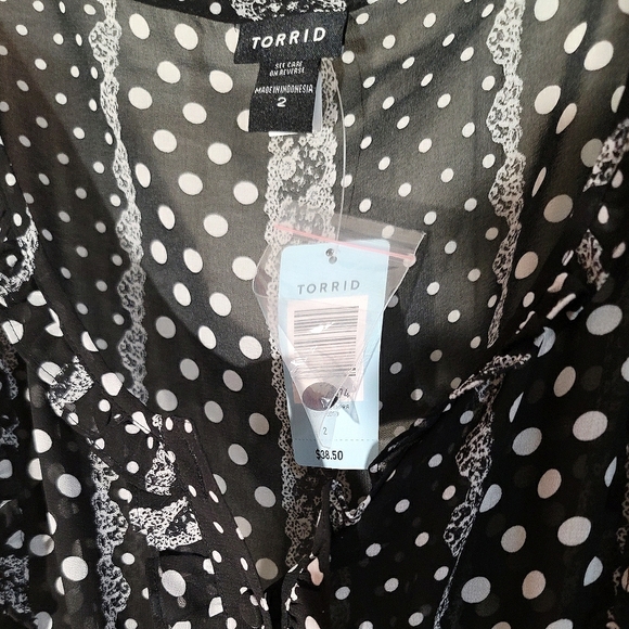 NWT Torrid Polka Dot Ruffled Tank Top - Picture 4 of 4